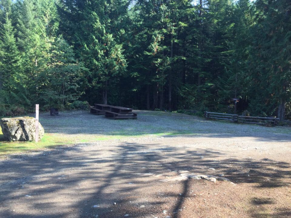Wood-Lake-Campground_site-13-14
