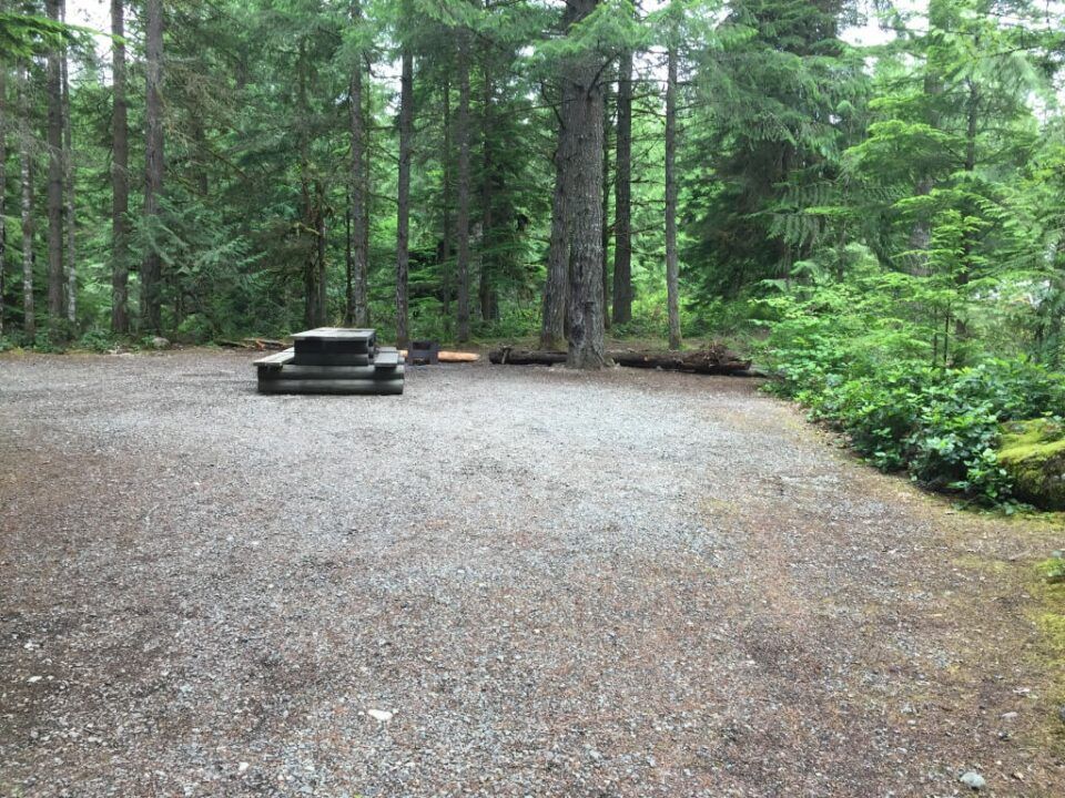 Wood-Lake-Campground_site-15-16